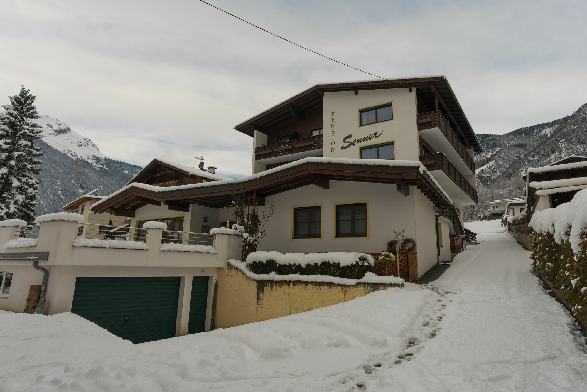 Senner Appartements Umhausen Bagian luar foto